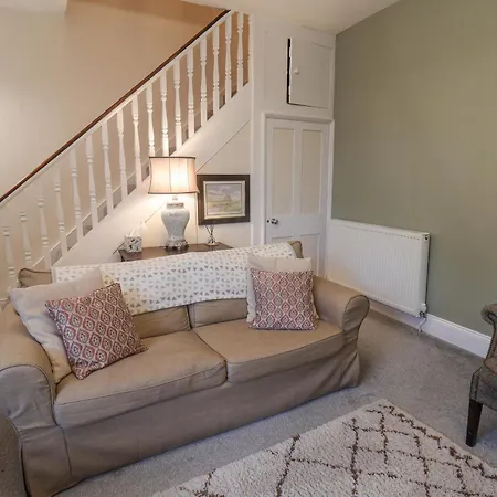 20a St Hilda's