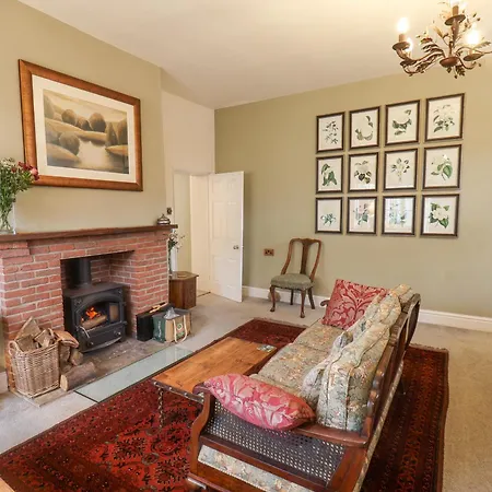 20a St Hilda's *
